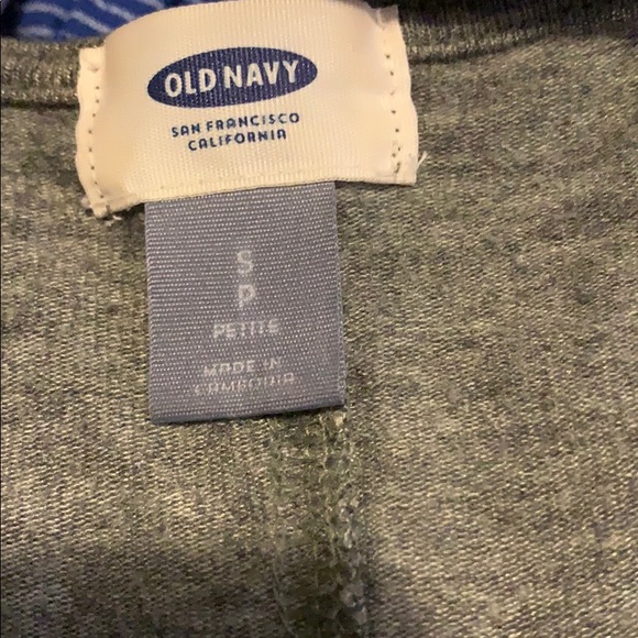 Grey 3/4 Length Sleeve Old Navy Knit - Picture 2 of 2